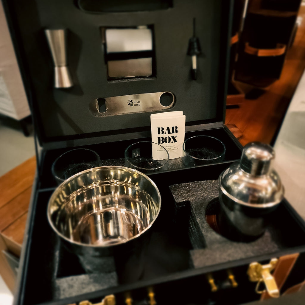 Portable Bar Set in Leather case with 3 Whiskey Glass(Vintage Black)