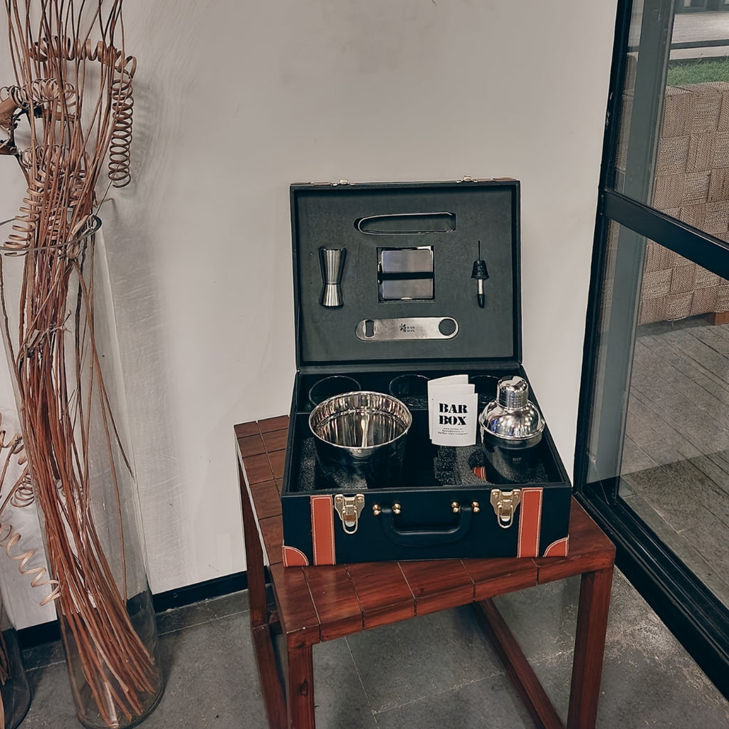 Portable Bar Set in Leather case with 3 Whiskey Glass(Vintage Black)